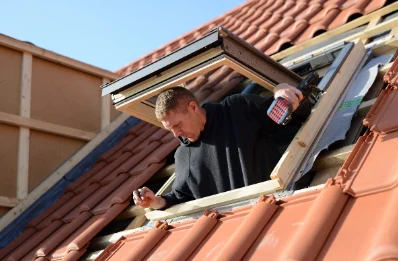 Pose de fenêtres de toit Velux à Gavignano